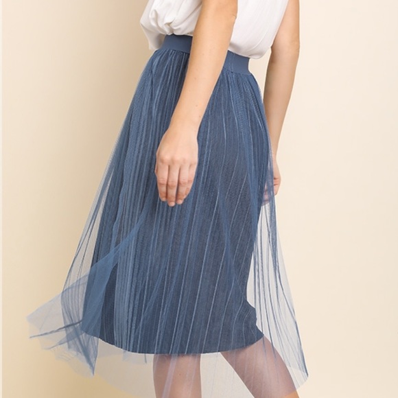 Dresses & Skirts - Velvet and tulle layered skirt